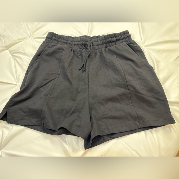 ASOS Design Black Sweatshirt Fabric Shorts NWOT - Picture 6 of 9